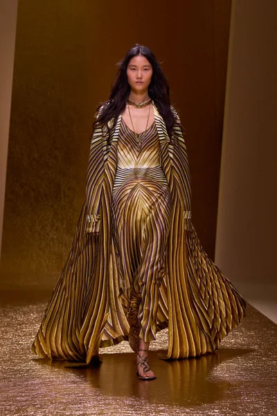 Look 25
